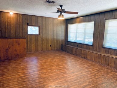 1213 King Arthur Cir, College Station, TX 77840 - photo 5