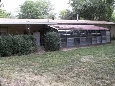 LARGE FENCED YARD