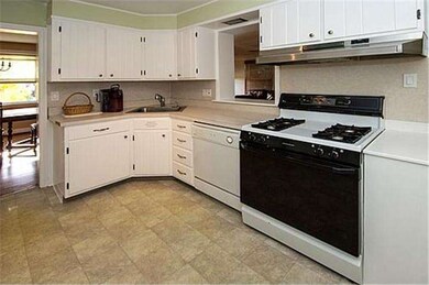 173 Flintlock Rd, Drexel Hill, PA 19026 - photo 6