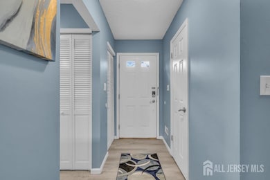 65 Townsend Ct, Franklin Park, NJ 08823 - photo 3