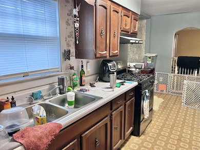 7489 Jefferson St, Adrian, MI 49221 - photo 5