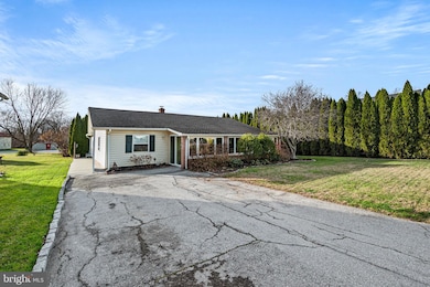 426 S Walnut St, Kennett Square, PA 19348 - photo 2