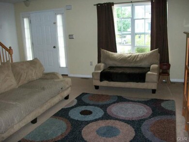 621 Abbe Ct, Freemansburg, PA 18017 - photo 2