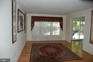 6 Turnham Ct, Gaithersburg, MD 20878 - photo 4