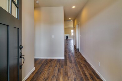 4832 SW Zenith Ave, Redmond, OR 97756 - photo 3