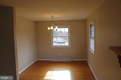 525 Azalea St, Culpeper, VA 22701 - photo 4