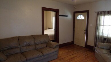 Living Room (2)
