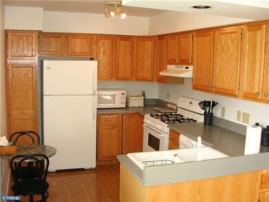 606 Washington St, Shoemakersville, PA 19555 - photo 3