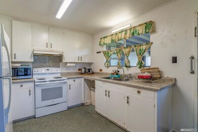 821 Alamuku St, Makawao, HI 96768 - photo 6