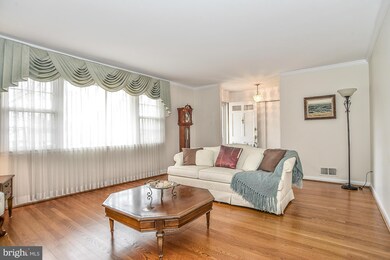 606 Manor Dr NE, Vienna, VA 22180 - photo 4