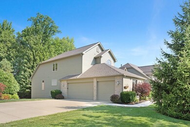 561 Burgess Cir unit 30, Aurora, OH 44202 - photo 3