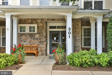 Lakeland Ridge Condominiums unit 406, Gaithersburg, MD 20878 - photo 2