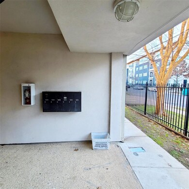 2002 N Fitzhugh Ave unit 10, Dallas, TX 75204 - photo 3