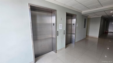 149-06 Northern Blvd unit 302, Flushing, NY 11354 - photo 4