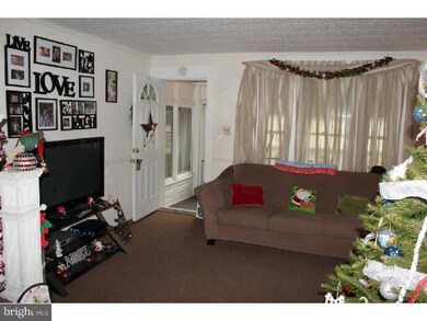 1308 E 10th St, Crum Lynne, PA 19022 - photo 4