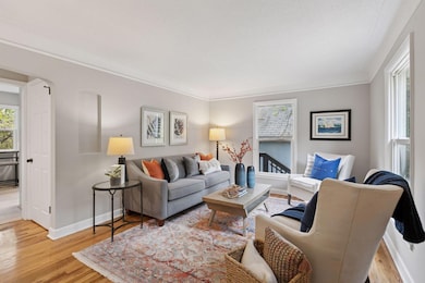 1122 6th St E, Saint Paul, MN 55106 - photo 2