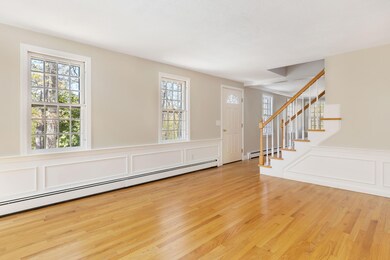 22_Buckingham_Dining_Stairs