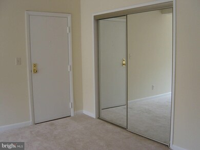 205 Skyhill Rd unit 10, Alexandria, VA 22314 - photo 3