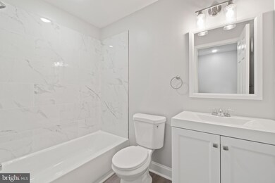 809 N Lakewood Ave, Baltimore, MD 21205 - photo 5