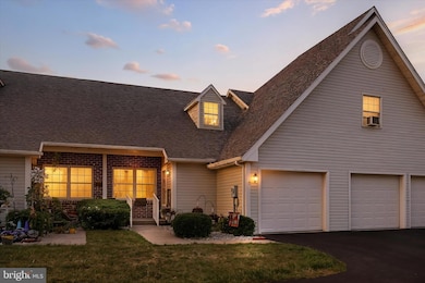 67 Hunters Trail unit 2, Gettysburg, PA 17325 - photo 2