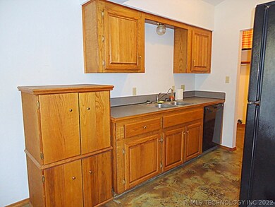 1110 N Oklahoma Ave, Okmulgee, OK 74447 - photo 2