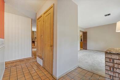 3919 SE Silver Lake View, Bartlesville, OK 74006 - photo 3