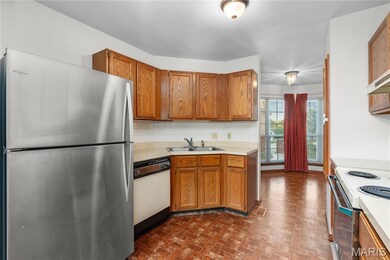 1030 Gifford Ct, Florissant, MO 63031 - photo 4