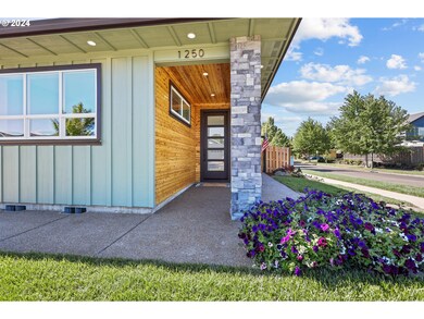 1250 35th Ave, Forest Grove, OR 97116 - photo 6