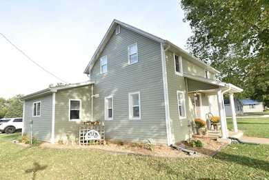 308 S Locust St, Earl Park, IN 47942 - photo 4