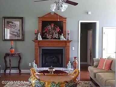Great Room Fire Place with Gas Logs