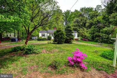 8938 Littleton St, Fairfax, VA 22032 - photo 2