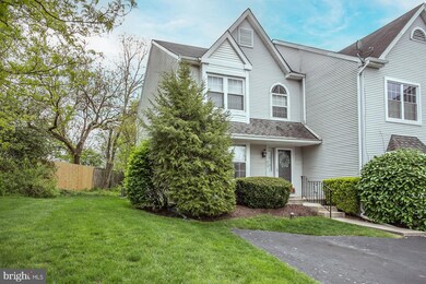 512 Carousel Cir, Norristown, PA 19403 - photo 2