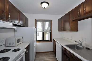 2011 Viking Dr NW unit 27, Rochester, MN 55901 - photo 2