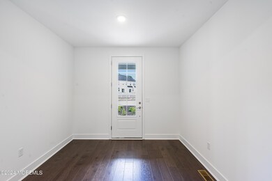 164 Woolley Ct, Oakhurst, NJ 07755 - photo 3