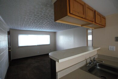 Kitchen & Living Room -min
