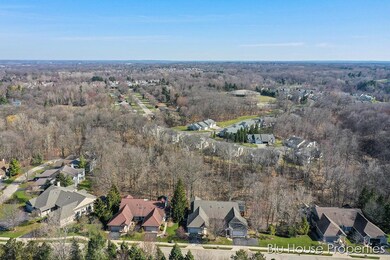 2115 Lamberton Creek Ln NE unit 18, Grand Rapids, MI 49505 - photo 3