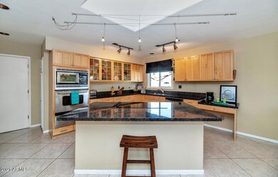 9811 N 27th Pl-large-010-013-9811 N 27th