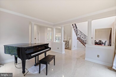 1068 Cedar Chase Ct, Herndon, VA 20170 - photo 7