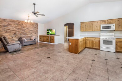 Kitchen/Living Rm