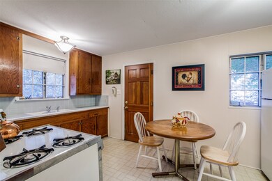 204 Westfield St, Houston, TX 77022 - photo 7