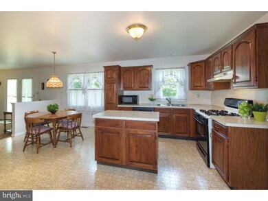 1129 Tuckerton Rd, Reading, PA 19605 - photo 6