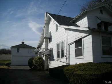 6064 Chestnut St, Zionsville, PA 18092 - photo 2