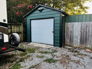 723 Hoover St, Shelbyville, TN 37160 - photo 3