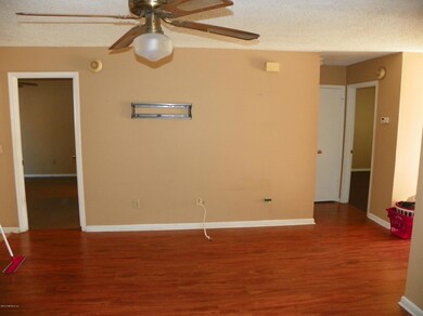 2505 Hidden Village Dr, Jacksonville, FL 32216 - photo 5