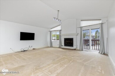 04-Living Room-DW-1668