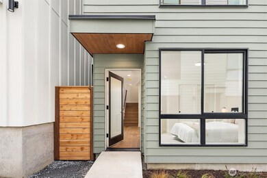 4422 1st Ave NE unit B, Seattle, WA 98105 - photo 2