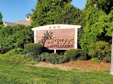 612 Appeldoorn Cir unit 612, Asheville, NC 28803 - photo 2