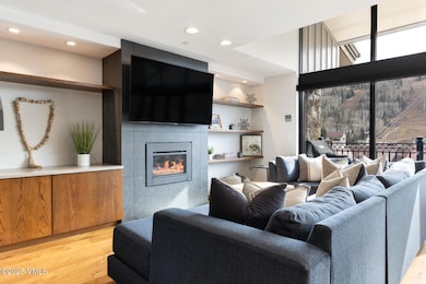 610 W Lionshead Cir unit 704, Vail, CO 81657 - photo 5