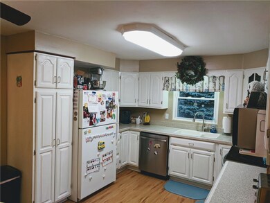 2416 Midland Dr, Erie, PA 16506 - photo 6