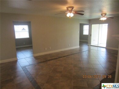 2304 Breezeway Ln, Temple, TX 76502 - photo 3